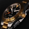 gmt_42_two-tone_10.1674486315.jpg